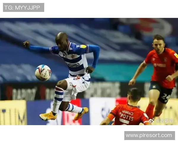 威科姆主场迎战雷丁队双方争夺关键三分的激烈对决